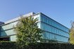 Bureau Location à Hesperange - 4 500 € Bureau fonctionnel d'environ 180 m2.
Nombreuses possibilités d'aménagement, les surfaces sont divisibles, entièrement modulables et peuvent être cloisonnées suivant besoins. Possibilité d'installer une kitchenette.
Une cafeteria et des emplacements de parkings sont disponibles dans l'immeuble.
Excellente connectivité aux transports publics et aux grands axes autoroutiers (A6, A1 et A3).
Pour tout renseignement supplémentaire ou pour convenir un rendez-vous pour une visite, veuillez nous contacter au (+352) 691 400 075 ou par email à info@17b.lu
