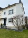 Maison jumelée Vente 4 chambres à Soleuvre - Prix sur demande LUXPROIMMO vous propose à la vente cette belle maison libre 3 façades idéalement située au calme et proches de toutes commodités.
D'une surface total de 180m² pour 140m² habitables et agencée comme suit:
Rez-de-chaussée:
Hall d'accueil, wc séparé, belle cuisine équipée ouverte sur le spacieux living/salle manger (43m²) avec accès à la terrasse et au jardin situés à l'arrière.
1er étage:
palier, 3 chambres à coucher (13.60m² ; 14m² et 9m²) et salle de douche.
Combles; Belle surface mansardée et aménagé de 27m². Grenier de rangement et stockage.
Sous-sol:
Cave, atelier et buanderie/chaufferie avec accès au jardin.
Extérieur: Garage individuel pour 1 voiture situé à 100 mètres.
Ce bien se trouve dans un excellent état et ne nécessite aucun travaux de rénovations.
-Fenêtres et porte fenêtre en pvc double vitrage;
-Chaudière à condensation alimentée au gaz;
-Charpente isolée;
-Système d'alarme avec détecteurs de mouvements au sous-sol et au rez-de-chaussée;
-Certificat énergétique en cours de réalisation.
A visiter sans tarder
Pour toute visite et renseignements:
Carlos Marques 661 265 022 / info@luxproimmo.lu
Agnès Esteves 621 528 877 / a.esteves@luxproimmo.lu