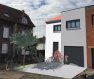 Maison mitoyenne Vente 3 chambres à Le Ban Saint-Martin - 235 000 € HABITABLE EN MAI 2018
Maison F5 de type R+1
Surface Habitable: 98,00 m2
Surface Garage: 17,55 m2
L'ensemble des menuiseries extérieures est en aluminium haut de gamme (marque K-Line) de couleur noire.
Chauffage par le sol sur l'ensemble de la partie habitable, production chauffage et eau chaude sanitaire par pompe à chaleur ATLANTIC
Surface du terrain environ 142m2.
Située dans une une rue très calme, accès rapide sur l'autoroute A31 et à moins de 5mn du centre ville de Metz.
Très proche des écoles et commodités.
Au RDC: Séjour, cuisine ouverte, WC, placard et Garage de 17,55 m2
A l'étage: 3 chambres de plus de 12m2 dont une avec dressing attenant, rangement et salle de bain avec WC.
Hors revêtements de sols et murs
Assurance Dommage Ouvrage Incluse
Garantie de Parfait Achèvement Incluse
Branchement compris
Panorama 3D: http://3d.immoregion.fr/tour/bighabitat-modelef/