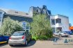 Bureau Location à Linger - 4 900 € L'agence immobilière MaraMax s.àr.l pour propose en location cet ensemble de bureaux avec deux garages fermés et plusieurs emplacement extérieurs, le tout situé dans une rue calme et agréable à Linger.
Cet immeuble idéal pour professions libérales vous propose une surface commerciale de +/- 310 m2 et se compose comme suit:
Rez-de-chaussée:
- spacieux hall d'entrée avec vestiaire,
- réception,
- espace bureaux lumineux avec accès à une grande terrasse,
- 2 WC séparés,
- double cave de +/- 41 m2.
1er étage:
- 5 bureaux avec accès à une grande terrasse de +/- 40 m2,
- 2 placards utilisés comme archives,
- salle pour les photocopieuses,
- salle de réunion.
2ème étage:
- spacieux