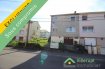 Maison Vente 3 chambres à Villerupt - 129 600 € Maison jumelée CANTEBONNE. TROP TARD : SOUS COMPROMIS VILLERUPT-IMMOBILIER vous présente en exclusivité : Maison F5 mitoyenne de 90m2 habitable. La maison se compose d'une entrée desservant une cuisine de 9m2 fermée par une porte coulissante, un séjour de 28m2 (Possibilité d'ouvrir pour obtenir une pièce à vivre de 37m2) et d'un WC séparé. Au dernier étage se trouvent les 3 chambres (9, 12 et 13m2) et la salle de bain avec WC de 4,50m2. Au rez-de-chaussé une pièce de stockage de 14m2 et un garage de 23m2 donnant accès à un jardin clos. Double vitrage PVC et volet de 2002 Chaudière individuelle au gaz La maison est à rénovée : cuisine - salle de bains - sols - murs - éléctricité