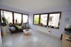Appartement Vente 2 chambres à Luxembourg-Hollerich - 585 000 € L'agence immobilière Christine SIMON vous présente en exclusivité ce magnifique appartement au deuxième étage avec ascenseur dans une une Résidence de 8 unités construite en 1968 avec unesurface habitable de 62 m2.Il se compose comme suit:Hall d'entrée, séjour, salle à manger, cuisine équipée, 2 chambres à coucher et une salle de douche (douche à l'italienne, WC, lavabo).Au sous-sol une cave de 2,38 m2 avec raccordement pour machine à laver et sèche linge.Au grenier une pièce privative et une pièce commune qui sert entant que séchoir.TechniqueChauffage collectif à mazout (fuel) de 2000, fenêtres en bois double vitrage 2011, toiture 2011, volets manuels avec installation électrique pour volets électriques.Passeport énergétique: H-ILibre à l'acte notarié.L'appartement se trouve dans un très bon état sans gros travaux.Pour de plus amples renseignements ou une visite de la maison n'hésitez pas à nous contacter au numéro: 26 53 00 30 ou Gsm: 621189059 ou par mail au info@christinesimon.luNous sommes en permanence à la recherche des biens pour nos clients solvables, donc si vous désirez vendre ou louer appelez Christine SIMON.La commission de vente de 3% + TVA sont à charge du vendeur.