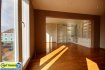 Appartement Vente 2 chambres à Talange - 215 000 € APPARTEMENT TRAVERSANT F4. 90 M²
TERRASSE LOGGIA PLEIN SUD DE 10 M²
¤¤¤¤ UNE EXCLUSIVITÉ CAPT’IMMO ¤¤¤¤
IDÉALEMENT SITUE A TALANGE :
A 2500 Mètres de l’accès à l’AUTOROUTE A 31 Metz, Luxembourg, Thionville et Croix de Hauconcourt A 4 Paris, Strasbourg.
ARRÊT DE BUS A 250 MÈTRES.
A PROXIMITÉ DES ÉCOLES COLLÈGES.
A 5 MN DU CENTRE VILLE, DES CENTRES COMMERCIAUX.
A 10MN DU FUTUR HÔPITAL DE MAIZIERE LES METZ
Au 2 ème étage, dans une copropriété de qualité.
Bénéficiant d’une parfaite orientation Sud, Sud-Ouest,
une garantie d’ensoleillement maximale.
Idéal pour des primo-accédants, une famille, de par ses volumes,
sa fonctionnalité et sa situation.
En position traversante idéale.
L’ensemble des pièces de jour et la terrasse loggia bénéficient d’une orientation Sud, Sud-ouest, le tout sans vis-à-vis immédiat.
Dès l’entrée, vous accédez à l'espace d’accueil desservant
le salon-séjour orienté sud, sud-ouest avec accès direct à la terrasse,
la cuisine équipée semi ouverte sur le salon-séjour.
La cuisine dispose de plans de travail, d’un équipement plaque de cuisson,
four, lave-vaisselle et un petit coin repas.
Vous disposerez d’un WC indépendant avec lave main,
de placards espaces de rangement.
Un ensemble très lumineux grâce aux baies vitrées.
Une terrasse loggia de 10 m² en cœur de ville un privilège rare !
Vous et vos enfants vous y épanouirez en toute quiétude et sécurité.
Coté nuit vous disposez de deux chambres.
Une salle de bain spacieuse avec grande douche, double vasque,
meuble de rangement et espace buanderie.
Un cellier au cœur de l’appartement et un garage indépendant avec éclairage
et installation électrique complètent l’ensemble.
La qualité de ce bien ne pourra que vous satisfaire !
Chauffage central au gaz, chaudière basse température neuve, fenêtres
triple vitrage, volets électriques neufs.
Un appartement idéalement situé à découvrir sans attendre !
Vous vous épanouirez dans ce bien en toute quiétude et sécurité !
Syndic professionnel.
Charges trimestrielles 260 ,-€
Honoraires à la charge des vendeurs.
Renseignements au 06.30.55.11.48
VISITES 7 JOURS SUR 7 SUR RDV !
Capt’Immo 3,5%
Votre solution Immobilière !
Moins d’honoraires ! Conseils et services en plus !
ESTIMATIONS EXPERTES GRATUITES EN 48H !
Si vous avez un bien à vendre, l’équipe Capt’Immo 3,5%
est à votre entière disposition pour vous conseiller,
pour réaliser une estimation experte en 48h,
et mettre tout son savoir-faire en vue d’une commercialisation professionnelle,
rapide de votre maison, appartement, locaux commerciaux.
