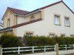 Maison Vente 4 chambres à Maizières-lès-Metz - 332 800 € *MAIZIERES-LES-METZ, A SAISIR ,SUPERBE MAISON D' ARCHITECTE DE TYPE F6 CONSTRUITE SUR 5 ARES*. Dans un cadre bucolique et stratégique (1 km de l' A4/A31), maison 'coup de coeur ' de 160 m² habitable, idéale pour les travailleurs frontaliers !Cette demeure de 1999, séduira les plus exigeants par son architecture, son agencement et ses qualités de finition.Double garage motorisé,visiophone,cheminée,pergola,alarme,cuisine d' été , Chauffage au gaz, chaudière à condensation récente ...diverses prestations vous sont proposées pour cette future acquisition comprenant de beaux volumes.Au premier niveau, vous y trouverez son accueillante entrée, sa cuisine indépendante équipée et aménagée, sa pièce à vivre traversante de 42 m² environ habillée d' un magnifique parquet vitrifié et comprenant une cheminée insert.Son wc indépendant avec lave mains, sa cusine d' été donnant accès direct sur son jardin, son double garage motorisé.A l' étage, quatres chambres spacieuses, sa salle de bain avec baignoire d' angle, sa salle d' eau, son wc indépendant. Le tout construit sur une parcelle de 5 ares intégralement clôturée.Cette maison s' alimente au gaz de ville, excellent DPE (C).Merci de contacter Sandrine Di Francesco au 06 33 83 40 82, Siret 78900935400018, qui vous accompagnera tout au long de votre projet, visite, conseils, financement.