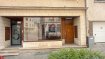 Bureau Location à Schifflange - 1 900 € **Superficie :** 107 m²
**Type :** Bureau et commerce.
**Localisation :** Situé au coeur de Schifflange, ce local bénéficie d'une excellente visibilité et d'un accès facile, idéal pour attirer une clientèle variée.
**Caractéristiques :**
- **Espace modulable :** Le local offre une grande superficie de 107 m², permettant une flexibilité dans l'aménagement. Il peut être facilement configuré pour des bureaux, un espace de vente ou un restaurant.
- **Luminosité :** Grâce à de grandes fenêtres, l'espace est lumineux, créant une ambiance accueillante pour les clients et les employés.
- **Commodités :** Le local est équipé de toutes les installations nécessaires, y compris des sanitaires et des raccordements électriques et d'eau, facilitant ainsi l'implantation de tout type d'activité.
- **Stationnement :** Un accès à des places de stationnement à proximité est un atout supplémentaire pour les clients.
**Possibilité de Restauration :**
Pour toute activité de restauration, il est impératif de vérifier auprès de la commune les autorisations nécessaires. Nous vous recommandons de vous renseigner sur les exigences spécifiques en matière de licences, de normes de sécurité et d'hygiène.
Ce local représente une opportunité unique pour développer votre activité dans un environnement dynamique et en pleine croissance. N'hésitez pas à nous contacter pour plus d'informations ou pour organiser une visite.
