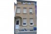 Maison Vente 5 chambres à Differdange - 465 000 € Maison mitoyenne à Differdange
RE/MAX, spécialiste de l'immobilier au Luxembourg, vous propose en vente cette belle maison d'une surface habitable de 129 m2 à Differdange.
La maison se compose de suite:
RDC:
- Cuisine,
- Salle à manger,
- Salon.
1er étage:
- Chambre de 13 m2,
- Chambre de 10 m2,
- Chambre de 10 m2,
- Salle de bain.
2ème étage:
- Chambre de 13 m2,
- Chambre de 8 m2.
A ce bien vient s'ajouter une cave avec une petite WC et une salle de douche ainsi qu'une terrasse d'environ 30 m2.