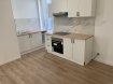 A LOUER A LONGWY-HAUT (54 400) PLACE DARCHE, un appartement au 1er étage dans un immeuble de 4 logements, d'une superficie habitable d'environ 65m².

APPARTEMENT DISPONIBLE LE 15/08/2026.

LOYER 950€.
CHARGES MENSUELLES 30€ COMPRENANT, l'électricité et le nettoyage des parties communes, la redevanve des ordures ménagères, la provision sur la consommation d'eau.
DEPOT DE GARANTIE 950€.
FRAIS D'AGENCE 980€.

CONSISTANCE:
Un hall d''entrée avec un espace bureau et rangement, une cuisine équipée, un salon salle à manger, une chambre, une salle de douche avec un cabinet de toilette.

Chauffage électrique.
Double vitrage PCV avec volets roulants.