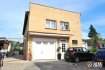 Maison Location 3 chambres à Luxembourg-Merl - 2 250 € Maison meublé à loué situé à Luxembourg-Merl en retrait de la grande route, endroit calme et proche des transports en commun ainsi que de la ville, comprenant :- Rez -de-chaussée : Hall d'accueil, garage, buanderie, salle de bain avec WC.- 1er étage :Salon/salle à manger, cuisine équipée indépendante, salle de douche avec WC, trois chambres à coucher, grand débarras.- Terrasse et jardin,- Un emplacement extérieur.Ref agence :3537042