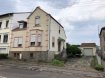 Maison Vente 4 chambres à L'Hôpital - 100 000 € L'agence Pack'Immo vous propose cette maison semi-mitoyenne de 140 m² sur un terrain de 11 ares et comprends au rez de chaussée un salon, salle à manger, une cuisine, une salle de bains avec douche et WC, et une chambre. A l'étage 3 chambres.
Cave, un garage extérieur et un grand jardin.
Chauffage gaz.