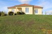 Maison Vente 3 chambres à Chémery-les-Deux - 295 000 € Maison individuelle F6. En EXCLUSIVITE nous vous proposons cette maison sur plus de 27 ares dans un secteur très calme, se composant d'un vaste séjour avec vue dégagée donnant sur une belle terrasse, une cuisine indépendante équipée avec son coin repas, trois chambres, une salle d'eau avec douche et baignoire, un WC indépendant, placards. Un sous-sol complet aménagé avec une grande pièce de stockage, un bureau, 1 garage double et un garage simple, chaufferie / buanderie. Prestations de qualités.
Chauffage au sol (GAZ) , Double vitrage.