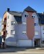 Duplex Vente 3 chambres à Tetange - 698 000 € Duplex a vendre à Tétange
Duplex de 122,33m2 habitable, 3 chambres, situé à Tétange, 28, rue de la Fontaine, commune de Kayl, proche des toutes les commodités : Ecoles, transportes publiques, Park, a deux pas du centre ville de Tétange.
Appartement duplex sis au 3ème/4ème étage d'une résidence de 6 unités.
Description :
Entrée, hall, salle de douche, 1 chambre à coucher, salon, salle à manger, cuisine équipée, balcon, escalier en colimaçon vers l'étage comble avec duplex comprenant : palier, bureau, 1 chambre à coucher, 1 chambre à coucher avec coin bureau, salle de douche avec lavabo, WC et coin buanderie
Au Rez-de-chaussée :
-garage privatif avec deux emplacements ( accès par porte donnant sur façade principal ).
-cave privative
* Disponibilité : libre de suite
Pour plus d'informations contacter :
Acacio Da Silva - 621195861