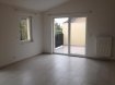 Appartement Location 2 chambres à Thionville - 820 € c.c. Appartement dans immeuble neuf de 2 logements, composé de: entrée avec placard, cuisine équipée (fou,r plaques de cuisson, hotte, réfrigérateur, lave vaisselle) ouverte sur séjour et terrasse, un dégagement, deux chambres, sdb, wc.
Une place de parking sécurisée