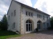 Maison Vente 4 chambres à Remiremont - 344 000 € 5 minutes de Remiremont Superbe demeure de charme de 250m² environ sur un terrain 3000m² clos RDJ / entrée, cuisine équipée ouverte sur salon séjour, bureau , une pièce billard, wc, cellier, buanderie 1er étage : coin télé, une chambre avec dressing, 2 chambres avec penderie, dressing , une salle de bain douche, wc , double garage , terrain paysagé , clos 344 000 * *Dont Honoraires 3.61 % TTC à la charge de l'acquéreur calculés sur la base du prix net vendeur Prix hors honoraires : 332 000