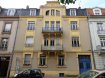 Appartement Location 2 chambres Metz-Sainte-Thérèse - 1 370 € c.c. 8 RUE VERLAINE - METZ
Au 3ième et dernier étage d'un immeuble bien tenu situé dans le quartier de Metz Sainte-Thérèse, bel appartement rénové de 92 m² comprenant une entrée avec placard, un séjour lumineux et son coin-cuisine meublé et équipé (plaque de cuisson, four et hotte, lave-vaisselle et réfrigérateur), deux chambres et un bureau, une salle d'eau et un wc séparé.
Chauffage individuel électrique.