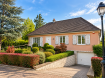 À LOUER - BERTRANGE

MAISON DE STYLE BUNGALOW - TERRAIN DE 11 ARES - VUE DÉGAGÉE - ENVIRONNEMENT CALME

IMPORTANT ? CONTACT EXCLUSIVEMENT PAR E-MAIL

Étant régulièrement en rendez-vous et dans l'impossibilité de répondre aux appels téléphoniques, nous vous remercions de nous contacter uniquement par e-mail ou via le bouton de contact de l'annonce.

Nous nous efforçons de répondre à toutes les demandes au plus tard le jour ouvrable suivant. Merci de votre compréhension.

UNE MAISON AU CHARME CHAMPÊTRE, À DEUX PAS DE LA CAPITALE

SIGELUX Real Estate vous propose à la location cette agréable maison de style bungalow, située dans un environnement particulièrement calme et verdoyant à Bertrange, commune résidentielle très recherchée aux portes de Luxembourg-Ville.

Implantée sur un terrain d'environ 11 ares, la propriété bénéficie d'une vue dégagée sur la campagne environnante, offrant un cadre de vie paisible et une agréable sensation d'espace.

Avec ses 120 m² habitables et 225 m² de surface totale, la maison séduit par sa configuration de type bungalow, son caractère accueillant et ses surfaces annexes.

Le vaste terrain constitue un véritable atout pour profiter de la nature, du jardin et de moments de détente en extérieur.

UNE SITUATION PRIVILÉGIÉE À BERTRANGE

Particulièrement appréciée pour sa qualité de vie, Bertrange offre un équilibre idéal entre tranquillité résidentielle et proximité des infrastructures de la capitale.

Écoles, commerces, restaurants, installations sportives et axes routiers sont facilement accessibles, tout en permettant de profiter d'un environnement verdoyant à l'écart de l'agitation urbaine.

CARACTÉRISTIQUES PRINCIPALES

Maison de style bungalow

Surface habitable : ± 120 m²

Surface totale : ± 225 m²

Terrain : ± 11 ares

Vue dégagée sur la campagne

Situation calme et résidentielle

Environnement verdoyant

Surfaces annexes

Commune recherchée à proximité de Luxembourg-Ville

CONDITIONS DE LOCATION

Loyer, charges et disponibilité à préciser.

Un dossier locatif complet sera demandé avant l'organisation d'une visite.

INFORMATIONS & CANDIDATURES

Merci de transmettre votre demande exclusivement par e-mail ou via le bouton de contact, en précisant votre situation familiale et professionnelle, le nombre d'occupants, vos revenus mensuels nets ainsi que la date de prise en location souhaitée.

Bob Funck
SIGELUX Real Estate
bob@sigelux.lu