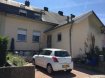 Maison Location 3 chambres à Schifflange - 1 700 € Charmante maison avec 3-4 chàc, terrasse et emplacement extérieur, comprenant:
- au rdch: hall d'entrée, WC séparé, sddouche avec lavabo meublé et emplacement machine à laver, living-sàm.
- au 1er étage: 2 chàc (prises téléphone, internet, TV.
- au 2e étage: chàc enfant (actuellement dressing)
- au sous-sol: cuisine équipée, bureau (actuellement chàc), débarras, accès sur terrasse.
La maison a eu des rénovations en 2010 et 2016.
Situation calme dans une Cité à proximité des écoles, de la gare, des commerces, etc...