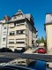 Bureau Location à Luxembourg-Gare - 2 450 € Bob Funck vous propose à la location:
Bureaux au Boulevard de la Pétrusse, Luxembourg
Nous vous proposons à la location une surface de bureaux idéalement située au Boulevard de la Pétrusse, bénéficiant d'un environnement de travail prestigieux et agréable, en plein cœur de Luxembourg.
Atouts principaux :
Adresse stratégique et recherchée au centre-ville
Bureaux lumineux offrant une vue imprenable sur la vallée de la Pétrusse
Ascenseur desservant tous les étages
Terrasse privative offrant un espace extérieur rare et appréciable
Aménagements optimisés permettant une utilisation fonctionnelle et rationnelle de l'espace
Excellente accessibilité : transports en commun à proximité immédiate (bus, tram, gare)
Environnement dynamique avec la présence de banques, administrations, commerces et restaurants à quelques pas
Ces bureaux représentent une opportunité unique pour une société souhaitant allier image de prestige, confort et accessibilité.
Contactez-nous :
Téléphone : (+352) 621 265 450
Email : bob@sigelux.lu
Bob Funck, votre expert immobilier, se tient à votre disposition pour répondre à toutes vos questions et organiser une visite.