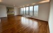 Appartement Location 3 chambres à Luxembourg-Centre ville - 3 500 € Schaus Immobilier vous propose à la location cet appartement haut de gamme, sis au quatrième étage d'un immeuble idéalement implanté au plein coeur de la Ville de Luxembourg et offrant une vue imprenable se composant comme suit:- Cuisine séparée, équipée et aménagée- Salon/Salle à manger - Trois chambres- Deux salles de bains dotées d'une douche et d'une baignoire- WC séparé- Cave avec emplacement pour la machine à laver- Emplacement intérieur pour une voiture, avec la possibilité d'un deuxième emplacement.L'hauteur sous plafond de l'appartement est de 3 mètres.Nous sommes à votre disposition pour tout renseignement complémentaire et un rendez-vous de visite.Les honoraires d'élevant à un mois de loyer augmenté de la TVA en vigueur sont à la charge du locataire.