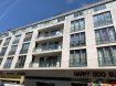 Studio Location 1 chambre à Luxembourg-Gare - 1 250 € -- FR --Très beau studio meublé au 3ième étage à l'arrière de la route de Strasbourg à louer à partir du 15 Septembre 2019. Ce studio est une véritable petite maison sur le toit avec une terrasse immense de 55 m2. Chaque pièce (living avec cuisine éq. Chambre double lit avec penderie, salle de douche avec Wc et lavabo) a une grande fenêtre. Au premier sous-sol se trouve une cave privée avec machine à laver et sèche-linge.La proximité de la gare, des grandes avenues avec transports publiques et commerces est certainement un des nombreux avantages. Visite sur demande et après présentation d'un dossier. Ref agence :103381