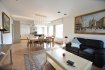 Appartement Location 1 chambre à Luxembourg-Centre ville - 3 200 € B&C Immobilière vous propose à la location un appartement meublé et équipé de grand standing. Nous mettons tout en œuvre pour que nos locataires bénéficient d’un certain standing : par la qualité des appartements et leur aménagement, ainsi que par le confort.
Cet appartement est un bien de haut standing entièrement meublé et complètement équipé dont la décoration est très soignée. Le mobilier est choisi pour sa solidité et ses qualités esthétiques.
L’appartement se situe au deuxième étage, avec ascenseur, dans la résidence