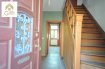 Maison Vente 3 chambres à Bascharage - 485 000 € Très belle maison de 1929, située à Bascharage, proche de toutes commodités et libre à l'acte.Cette maison nécessite des travaux de rénovation où l'on peut allier les matériaux nobles d'antan tel que parquet en chêne massif, terrazzo, escalier en bois et le moderne.Toutes les dalles sont en béton et le chauffage est au gaz.Cet objet se compose comme suit:RDCH:* Hall d'entrée avec sol en terrazzo et escalier en bois* Living / salle à manger avec sortie vers un grand jardin* Cuisine (non équipée)1ER ETAGE* Salle de bain* 3 chambres à coucher2IEME ETAGE* Grenier pouvant être aménagé en grande suite parentale* Cave / Buanderie avec accès jardinCette maison dispose également d'un local commerciale de +/- 30m² pouvant être exploité ou mis en location.Nous restons à votre entière disposition pour tout renseignement complémentaire ou pour une éventuelle visite des lieux. Ref agence :72318