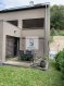 Maison jumelée Vente 3 chambres à Ernzen - 949 000 € Magnifique maison de 280 m2 dont /-160 m2 habitables idéalement située dans un environnement calme à Ernzen. Bâtie sur un terrain d'environ 4,30 ares, cette propriété aux qualités exceptionnelles bénéficie d'un environnement agréable. Construite en 2010, cette propriété est dotée de matériaux raffinés.
Elle se compose ainsi : Au rez-de-chaussée, retrouvez une belle entrée desservant plusieurs pièces de vie dont un spacieux salon-living avec de grandes baies vitrées ouvert sur une cuisine entièrement équipée et une terrasse idéalement orientée sud. Un magnifique bureau et un wc visiteur complètent ce niveau. Au premier étage, retrouvez deux chambres à coucher, salle de bains avec baignoire et douche l'italienne ainsi qu'une chambre parentale avec dressing et une terrasse d'environ 15m2. Au dernier étage (combles), retrouvez un grand espace pouvant être aménagé en appartement d'environ 55 m2 (branchements eau/électricité et chauffage sur place). Au sous-sol, retrouvez d'un côté, une buanderie, chaufferie, espace loisirs de 25m2 et un garage pour 2 voitures. Deux emplacements extérieurs s'additionnent à la maison. EQUIPEMENTS ET PRESTATIONS ' Cuisine Italienne haute gamme avec plan de travaille en Granite ' Électroménager Siemens ' Salle de bain avec baignoire et cabine de douche italienne ' Fenêtres double vitrage ' Stores électriques ' Chauffage au sol ' Câblage réseau informatique, téléphone et TV dans toutes les pièces ' Jardin facile et rapide d'entretien.
Contactez-nous pour une visite ou plus de renseignements !
Tel : 28 11 22-1 ou info@homesell.lu
Ref agence :145