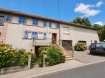 Maison Bettviller 5 pièces 121 m², 16 ares. Maison semi individuelle, 
Un niveau avec entrée/dégagement, salon, cuisine et salle d'eau avec WC.
Un niveau cuisine, salle à manger, salon, deux pièces, balcon
*cave, dépendance avec espace grange, garage

le tout sur un terrain d'environ 16 ares

Les informations sur les risques auxquels ce bien est exposé sont disponibles sur le site Géorisques : www.georisques.gouv.fr

Contact Nord Sud immobilier à Diemeringen, Bitche, Rohrbach les Bitche et Sarreguemines.