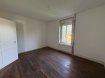 Maison Vente 2 chambres à Longwy - 166 000 € Maison jumelée - 80m ². PANETTA IMMOBILIER vous propose,
Située dans un quartier très calme,
Une maison jumelée d'environ 80m² avec jardin, se composant comme suit :
Vous trouverez au rez-de-chaussée, une entrée, un dégagement donnant accès à un espace salon/séjour/cuisine ; une salle d'eau (cabine douche et WC).
A l'étage, un pallier desservant 2 chambres.
Les combles de ce bien sont aménageables (isolés) et la maison dispose d'un sous-sol complet.
Les fenêtres sont en double vitrage PVC (volets roulants manuels) ; la toiture est en bon état ; tout à l'égout ok.
Quelques travaux seront à prévoir : cuisine, peintures, sanitaires, quelques remises aux normes de l'électricité.
Pour plus d’informations, veuillez contacter Monsieur COLSON Emmanuel au +33 7 81 30 24 02.
Les informations sur les risques auxquels ce bien est exposé sont disponibles sur le site Géorisques : www.georisques.gouv.fr
