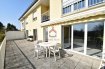 Appartement Vente 2 chambres à Pontpierre - 650 000 € En Exclusivité,
L'agence IMMO MAX vous propose ce beau rez de jardin dans un immeuble de construction de 2006 avec ASCENSEUR idéalement située à Pontpierre commune de mondercange.
Sur une surface habitable de 90m², cet appartement au RDC se compose comme suit:
- Hall d'entrée
- Cuisine entièrement équipée avec accés à la terrasse
- Salle à manger et salon donnant àccés sur la terrasse
- Salle de bain avec baignoire
- WC séparé
- 2 grandes chambres à coucher avec aussi accès à la terrasse
Appartement trés bien agencé, aucune perte d'espace, et trés lumineux car il est exposé SUD.
A cela s'ajoutent une cave, un jardin commun, un emplacement intérieur et un emplacement exterieur privatif.
A proximité de toutes commodité:
- 10min du ban de gasperich
- Autoroute
- Zone commerciale de Foetz
Informations complémentaires sur demande, et visite sur rdv.
N'hésitez pas à consulter notre site WWW.IMMOMAX.LU