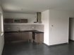 Appartement Location 2 chambres à Thionville - 910 € c.c. Appartement F3 de 70m2 situé au 1er étage d'une petite résidence
Entrée sur séjour avec cuisine ouverte équipée (four-plaque de cuisson-hotte aspirante et mobilier) et accès terrasse 15m2, cellier, WC, 2 chambres dont une avec placard, salle de bains équipée (baignoire, meuble vasque avec miroir et spots).
Garage individuel avec porte motorisée, parking privatif.
Double vitrage PVC, volets roulants électriques, chauffage individuel gaz par le sol, adoucisseur d'eau.