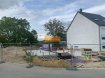 Terrain constructible Vente à Schouweiler - 452 880 € -- FR --Terrain no 11 pour la construction d'une maison jumelée d'une surdace totale de +/-280 m2 surface totale ( +/- 180 m2 habitable)Le terrain est vendu avec ou sans contrat de construction.A reprendre par l'aquéreur sont:Les travaux de construction du sous-sol ainsi queTRC - étude du sol - étude statique du bâtiment - bureau contrôle, bureau de sécurité - terrassement -étanchéité - remblais - dalle du garage - géomètre -raccordement au réseaux publiques - raccordement électrique- temporaire - autorisation à bâtir - plans architecte autorisés, passeport énergétique....etcPossibilité d'avoir la maison livrée en gros-oeuvre fermé ou clef en main.Ref agence :54