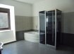 Maison de maître Vente 5 chambres à Rumelange - 758 000 € Tempocasa Mondorf-les-Bains vous propose une Maison de Maître complètement rénovée située à Rumelange.
La maison est composée:
Au rez-de-chaussée: hall d`entrée de 15m², salon de 30m² donnant sur la terrasse, cuisine fermée de 20m², WC séparé, salle de douche, balcon, terrasse de 24m², jardin, cour, garage 2 voitures, emplacement intérieur, cave,
1er étage: 3 chambres à coucher de 19, 17 et 16 m², salle de douche avec WC
2ème étage: 2 chambres à coucher, salle de bain avec baignoire et douche, WC séparé
3ème étage : grenier isolé
La maison se trouve à Rumelange proche de toutes commodités (commerces, autoroutes, médecins,...)
Conviendrait idéalement pour investisseur ou profession libérale.
Pour plus de renseignements, n`hésitez pas à nous contacter au 26 54 31 48 ou par mail à mondorf@tempocasa.lu.
Ref agence :DK115