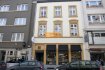 Bureau Location 1 chambre à Luxembourg-Centre ville - 2 200 € Beau bureau avec un espace ouvert situé au 1er étage d'une bel immeuble au centre de la Ville de Luxembourg.Le bureau dispose de:Hall d'entrée, grand espace ouvert, cuisine équipée et salle de douche avec WC.