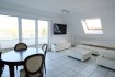 STRASSEN, dans un immeuble très soigné situé à 104 route d'Arlon, bel appartement meublé, style penthouse, de 62 m2, très lumineux, meublé, au 3e étage avec ascenseur et comprenant : entrée, living avec accès terrasse, une cuisine équipée avec îlot central, une chambre à coucher avec accès terrasse placards sur mesure, une salle de douche avec WC, sous les combles (4e étage) une buanderie (commune) avec lave-linge et sèche-linge et pièce privative (cave), un emplacement de parking au sous-sol. L'appartement est actuellement loué, libre en janvier 2027.  
Contact et visites : Rosalba MAITRE, téléphone : 691 550 189 Email : rosalba@parkagence.lu & Arianna GHITTINO, email: arianna@parkagence.lu