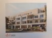 Appartement Vente 3 chambres à Ettelbruck - 649 900 € L'agence CHAVES VOUS PRESENTE LA NOUVELLE RESIDENCE QUANTUM: L'ELEGANCE DE L'HABITAT CONTEMPORAIN
LE PROJET QUANTUM:
Pensé par l'architecte Türkan DAGLI, situé au début de la Rue de Bastogne à Ettelbruclk (100 mètres de la Place du Marché), le projet est composé de 15 appartements d'une à trois chambres à coucher. La résidence s'élève sur quatre niveaux (rez-de-chaussée + 3) et un niveau en sous-sol(caves et emplacements de parking).
APPARTEMENT au 1. Etage de 108,61 m2 + terrasse 10,45 m2, 3 chambres à coucher , Living + Cuisine, 2 Salles de douche privatives, Buanderie, Caves, Triple vitrage, Ascenseur, W.C. séparé, Videophone, Chauffage au Sol, Pompe à chaleur.