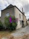 Maison Vente 4 chambres à Saint-Julien-de-Vouvantes - 95 000 € Maison de Bourg. Très grande maison de bourg se composant : hall, cuisine, salle à manger, salon avec cheminée, 2 pièces, à l'étage : 4 chambres, salle d'eau, superbe grenier.
Beau garage.
Terrain : 885m².
Contact : Igor
Tél : 02 40 55 39 68 dont 5.56 % honoraires TTC à la charge de l'acquéreur.