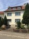 Maison Vente à Carling - 145 000 € Maison de 200 m² dans une impasse sur 3 niveaux avec sous sol complet. Possibilité d'aménager en plusieurs appartements (2 studios, un F2 et un F3).
Chauffage bois et fuel.
Dépendance de 90 m² idéal pour des bureaux ou pour un F2.
3 garages, grand jardin.
Terrain de 15 ares.