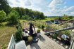 immohub, votre partenaire immobilier à Bascharage, a le plaisir de vous présenter cette magnifique maison unifamiliale implantée sur un terrain clôturé de 6,25 ares. Complètement rénovée entre 2016 et 2020 cette propriété offre une véritable sphère privative avec une vue dégagée, tout en restant proche de toutes les commodités, des transports et de la nature.

Cette maison développe une surface habitable d'environ 148 m2. Elle dispose de trois chambres à coucher, d'une salle de douche, d'une salle de bain, de deux spacieuses terrasses, d'un jardin orienté sud-ouest, de deux emplacements de parking intérieurs et d'un emplacement extérieur.

Directement habitable et soigneusement entretenue, cette maison représente une opportunité particulièrement rare sur le marché luxembourgeois, offrant un environnement verdoyant.

Le bien se compose comme suit :

Rez-de-chaussée
-Hall d'entrée : 10,50 m2
-Double garage : 31,78 m2
-Buanderie : 3,84 m2
-Salle de douche : 4,91 m2
-Salle de cinéma / Chambre à coucher I : 16,78 m2
-Bureau avec accès terrasse et jardin : 9,05 m2
-Hall / Couloir : 4,00 m2
-Débarras : 1,98 m2 

1er étage
-Double séjour avec cuisine équipée ouverte : 44,33 m2
-Bureau : 6,19 m2
-Terrasse avec marquise et vue dégagée : +/- 35,00 m2

2e étage
-Hall de nuit : 2,86 m2
-Bureau / Open space : 6,50 m2
-Chambre II : 12,70 m2
-Chambre III / Suite parentale, avec dressing : 18,22 m2
-Salle de bain avec baignoire et douche : 10,44 m2

3ème étage
-Grenier isolé et aménagé d'une surface brute de +/- 54,76 m2

Informations complémentaires :
-Année de construction : 1968
-Année de rénovation : 2016-2020
-Chaudière gaz BUDERUS : 2015
-Façade isolée
-Double vitrage (thermique et phonique) / Châssis PVC / Volets électriques
-Marquise avec éclairage et chauffage infrarouge
-Système d'alarme et vidéosurveillance
-Système domotique pour le chauffage et les volets
-Dalles en béton
-Orientation : Sud-Ouest
-Vue dégagée et environnement verdoyant
-Deux emplacements de parking intérieurs
-Un emplacement extérieur
-Abris de jardin sur dalle en béton
-Classe énergétique : D/C
-Charges mensuelles : 300 €
-Disponibilité : immédiate
