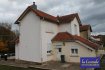 Maison jumelée Vente 2 chambres à Mercy-le-Bas - 97 000 € Mandat de Vente N°2108
Maison jumelée rénovée de 63,99 m² sur 4,83 ares comprenant :
Entrée, cuisine, salle de bain équipée, 1 grande cuisine équipée et salon.
Au 1er étage : 2 chambres, rangement.
Jardin clos avec dépendance.
Non attenant : 1 garage 1Vl avec petit terrain de 0,50 ares.
Informations techniques :
- Chauffage central Gaz
- Double vitrage PVC
- Taxe foncière : 440 euros
Ce bien a retenu votre attention ?
Pour une éventuelle visite ou information complémentaire, contactez nous !
La Centrale Immobilière de Piennes et Jarny au : 03.82.22.45.44.
Nous sommes à votre disposition du mardi au samedi.