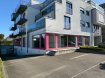 Local commercial Vente à Strassen - 3 145 000 € Bob Funck vous propose à la vente ? Local commercial sur la très fréquentée Route d'Arlon à Strassen
Opportunité idéale pour investisseurs ou professionnels !
Bob Funck vous propose ce local commercial parfaitement situé sur un axe à fort passage, la Route d'Arlon à Strassen, garantissant une visibilité maximale pour toute activité.
Caractéristiques :
- Local lumineux et fonctionnel 310 m2
- 10 places de parking privatives pour la clientèle
- Vitrine spacieuse donnant directement sur la route
- Accès facile et de plain-pied
- Convient pour commerce, profession libérale, showroom, etc.
Points forts :
- Emplacement stratégique et recherché
- Quartier dynamique et commerçant
- Transports en commun à proximité immédiate
- Accès rapide aux grands axes
Pour plus d'informations ou organiser une visite, contactez Bob Funck dès maintenant.
Tél 621 265 450
bob@sigelux.lu