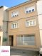 Immeuble de rapport Vente à Ars-sur-Moselle - 130 800 € L'immobilière Delarue vous propose en exclusivité un petit immeuble au centre ville de Ars sur Moselle.Il est composé au rdv d'un local commercial de 25 m2 et loué 350 '| mois.Un appartement de type F 3 pour une surface de 64 m2 est situé au premier étage, il est composé d'une cuisine, un salon, 2 chambres, un WC et une salle d'eau.L'appartement est actuellement occupé par le propriétaire mais sera vide à la vente du bien.Syndic bénévoleTaxe foncière 1000 'Commerces, arrets de bus, école|collège, gare et parkings à proximités.Le prix de ce bien est de 130800 ' et les honoraires sont intégralement à la charge du vendeur.