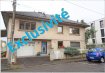 Maison Vente 5 chambres à Thionville - 393 300 € Maison Thionville 7 pièce(s) 220 m2. Située 13 rue Ste Elisabeth à Thionville cette maison familiale avec jardin arboré de 5.50 ares vous séduira par ses surfaces agréables.
A l'étage vous disposez d'une pièce de vie de 32 m², une cuisine à rafraîchir de 12,60 m² (accès extérieur) , une salle de bain avec douche et baignoire de plus de 7 m² et 3 chambres (24.70 m², 17.4 m² et 24.64 m²) dont 2 avec grands placards.
Au rez-de chaussée, différentes caves (dont une cave à vin), un garage 2 voitures ainsi que 2 pièces chauffées de 25 m² donnant sur une terrasse.
Si vous souhaitez encore plus d'espace, vous disposez d'un grenier aménageable sur dalle béton.
Puit, Panneaux solaires pour ECS, proximité commerces et écoles (Providence à 10 min à pied)
IMMO DM 03-82-57-31-87 ou 06-11-98-36-91 dont 3.50 % honoraires TTC à la charge de l'acquéreur.