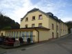 Maison individuelle Vente à Welscheid - 722 222 € ***AFFAIRE À SAISIR***
RE/MAX FORUM, spécialiste de l'immobilier à WELSCHEID ( 7 km de Ettelbrück ), vous propose à la vente cette maison bi-familiale complètement rénovée et LOUÉ situé dans un village très calme à 10 minutes de Ettelbrück et comprenant:
Bloc C comprend un appartement/bureau au rez-de-chaussé et un triplex ( Maison bi-familiale)
3 Emplacements extérieurs
Ref agence :WELSCHEID Bloc C