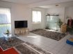 Maison Vente 3 chambres à Hésingue - 246 000 € Maison F5 à vendre à Hésingue . Dans un petit lotissement familial, maison F5 jumelée construite en 2006, d'une surface de 97 m2 au sol (86,70 m2 habitables), elle comprend: une grande entrée, un salon-séjour de 34,50 m2 très lumineux, une cuisine séparée et partiellement équipée, 3 chambres, une salle de bains avec baignoire et WC et un second WC séparé. Cave, garage et parking extérieur. Chauffage central au gaz. Petit jardin très agréable, orienté sud avec ruisseau en contrebas et belle vue sur le moulin. Cette maison récente et en très bon état est très bien située, au calme et proche de la frontière Suisse, des commerces et du bus.