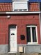 Maison Vente 2 chambres à Tourcoing - 79 500 € Prox Chaussée Berthelot Maison 2 chs. Idéal première acquisition ou investisseur locatif, maison semi-flamande rénovée offrant une cuisine équipée et un lumineux séjour, 2 chambres et d'une dépendance. Elle est équipée du double vitrage, du chauffage central au gaz et du tout à l'égout.