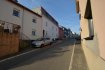 Immeuble de rapport Vente 6 chambres à Wiltz - 549 999 € Maison de rapport, sise à Niederwiltz, sur un terrain de 4a55ca.
Comprenant: 2 adresses. Prix à discuter!
a) L'appartement à gauche est loué.
b) Le dernier étage doit être encore aménagé (voir photos 2+3)
c) L'appartement à droite est à restaurer et sera occupé par le même ménage que le 3e étage
d) jardin et cave
e) emplacement extérieur
Ref agence :409