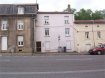 Immeuble de rapport Vente à Longwy - 335 000 € EXCLUSIVITE FRONGIA IMMOBILIERE A LONGWY.
SPECIAL INVESTISEUR.
A VENDRE UN IMMEUBLE DE RAPPORT.
A LONGWY-BAS A PROXIMITE DE LA GARE SNCF ET DE LA GARE ROUTIERE.
REVENUS MENSUELS NET 1850€.
TAXE FONCIERES 2400€ AVEC LA REDEVANCE DES ORDURES MENAGERES.
Au rez-de-chaussée un appartement de type F3 d'une superficie habitable de 70m², actuelement loué 700€.
Charges mensuelles 50€, comprenant une provision pour la consommation d'eau, l'électricité des parties communes, l'entretien annuel de la chaudière au Gaz, la redevance des ordures ménagères.
TOTAL (750€).
Au 1ér étage un appartement de type F3 d'une superficie habitable de 70m², actuelement loué 550€.
Charges mensuelles 50€, comprenant une provision pour la consommation d'eau, l'électricité des parties communes, l'entretien annuel de la chaudière au Gaz, la redevance des ordures ménagères.
TOTAL (600€).
Au 2ème étage un appartement de type F3 d'une superficie habitable de 70m², actuelement loué 600€.
Charges mensuelles 50€, comprenant une provision pour la consommation d'eau, l'électricité des parties communes, l'entretien annuel de la chaudière au Gaz, la redevance des ordures ménagères.
TOTAL (650€).
Un studio de 18m² à rénover possibilité de le louer 500€.
Un grenier aménageable en appartement de type F2 d'une superficie au sol de 75m² possibilité de le louer 700€.