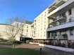 Appartement Vente 1 chambre à Tourcoing - 129 000 € TOURCOING Pont Hydraulique T2 avec terrasse et parking. Idéalement situé dans résidence sécurisée de 2010 A proximité de l'avenue de la Marne et de l'arrêt de tramway Pont Hydraulique, Lumineux appartement offrant un hall d'entrée avec placard, wc, une cuisine équipée ouverte sur un beau séjour avec baie vitrée donnant sur une terrasse privée exposée sud-ouest, une belle chambre, une salle de bain avec baignoire. Il dispose également d'une place de parking privée et sécurisée. Faibles charges !