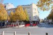 Appartement Location 1 chambre à Luxembourg-Bonnevoie - 1 350 € LUXEMBOURG-BONNEVOIE, 133, rue de Bonnevoie, appartement rénové de 70 m2 habitables au 3ème et dernier étage sans ascenseur et comprenant : entrée, cuisine équipée séparée, une salle de douche avec WC, living et salle à manger avec parquet au sol, une chambre à coucher avec parquet au sol, chauffage électrique, libre le 1er Juillet 2019
POUR UNE SEULE PERSONNE OU UN COUPLE AU MAXIMUM
APPARTEMENT NON MEUBLE
Contact et visites : Rosalba Maitre, téléphone : 691 550 189
