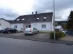 Appartement Location 2 chambres à Perl-Perl - 1 050 € Das komplett möblierte Appartement besteht aus 2 Schlafzimmern, einem grosszügigen Wohn-Esszimmer mit offener, voll ausgestatteter Wohnküche und direktem Zugang zur Terrasse und dem angelegten Garten. Im Badezimmer finden wir Dusche und WC, sowie einen Waschmaschinenanschluss. Des Weiteren gehören eine Abstellkammer und ein Keller zur Wohnung. Ein Aussenstellplatz ist vorhanden.
Keine Haustiere.
Die Wohnung befindeet sich in Perl, in unmittelbarer Nähe zum Schengen Lyceum und dem Schwimmbad. Vielfältige Einkaufsmöglichkeiten sind fussläufig zu erreichen. Direkte Verkehrsanbindung zur Saarautobahn.
Der Anschluss Perl-Borg ist in 5 Minuten zu erreichen, Luxembourg Stadt in 25 Minuten.